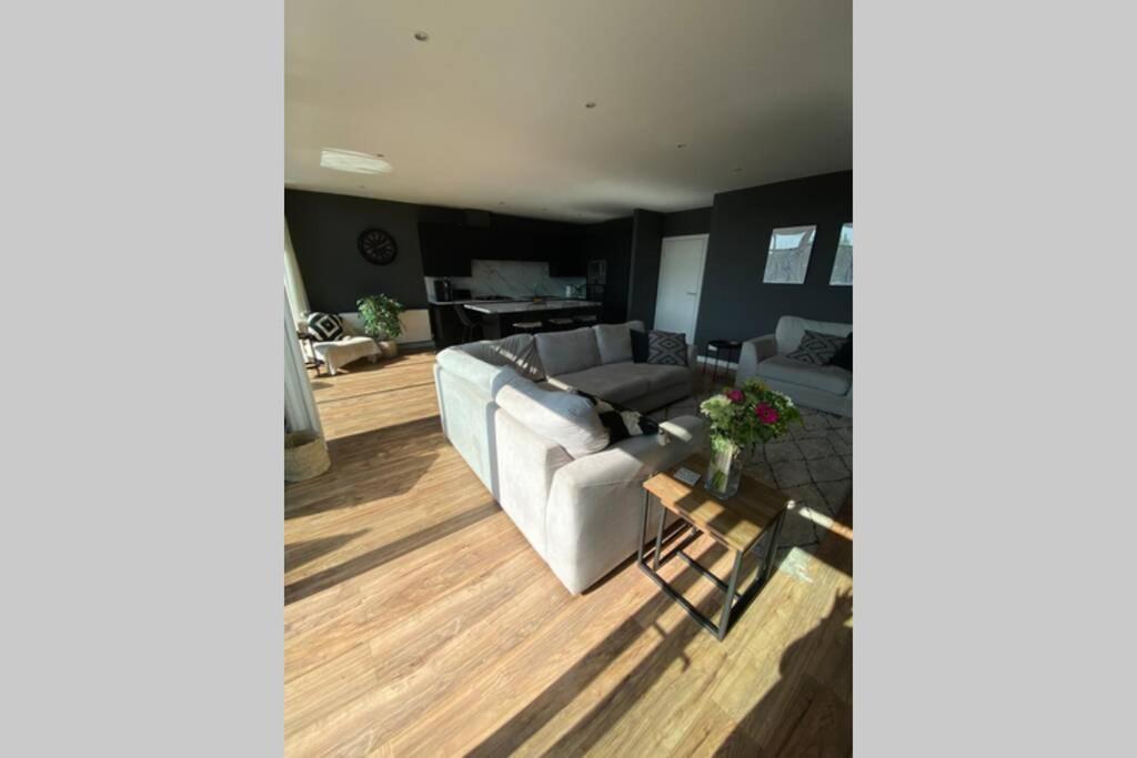 Riverside Exec Apartment With Balcony - Secc/Hydro กลาสโกว์ ภายนอก รูปภาพ